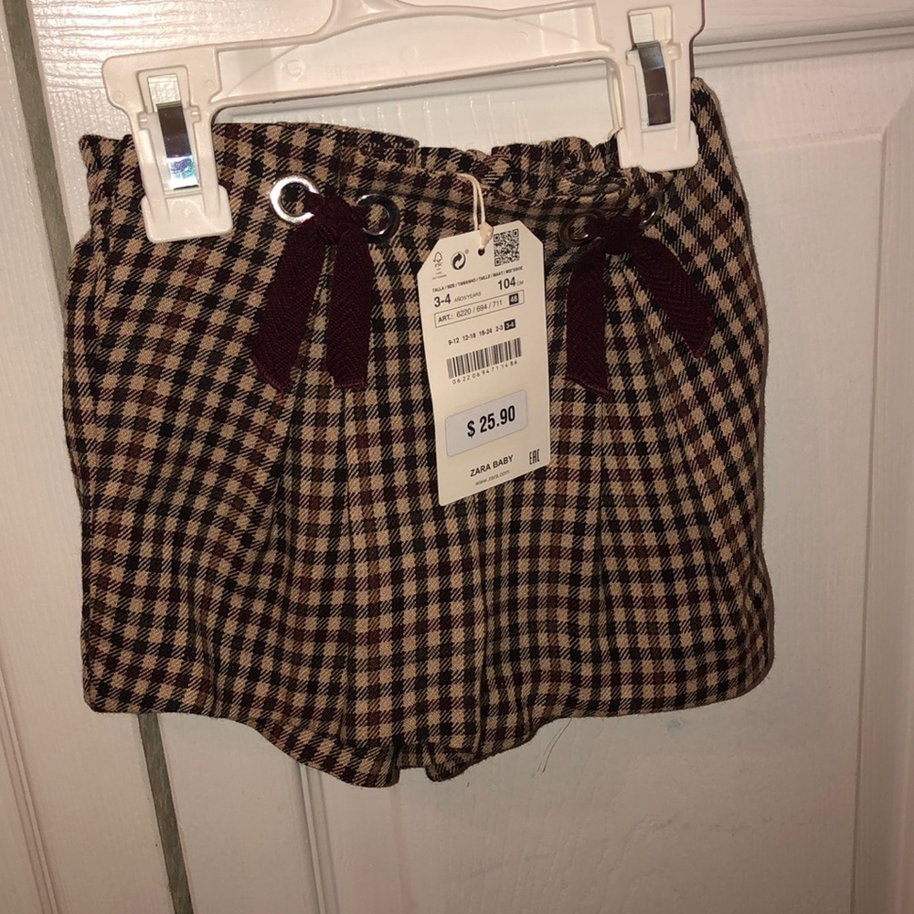 Zara girls shorts ( size 3/4)